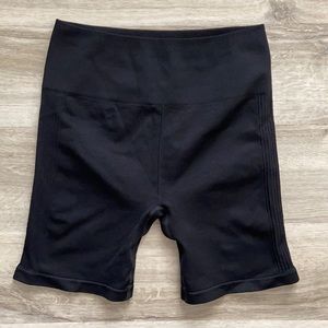 Fabletics biker shorts size M Barely worn!